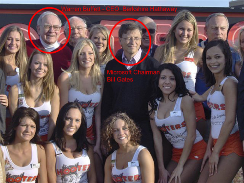 Bill-Gates-is-a-Hooters-VIP-3