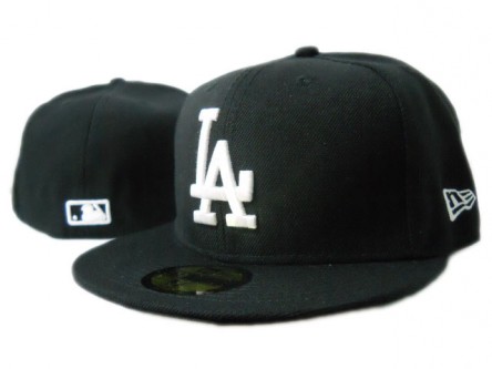 Los angles dogers new era embroidered fitted hat in black 1327